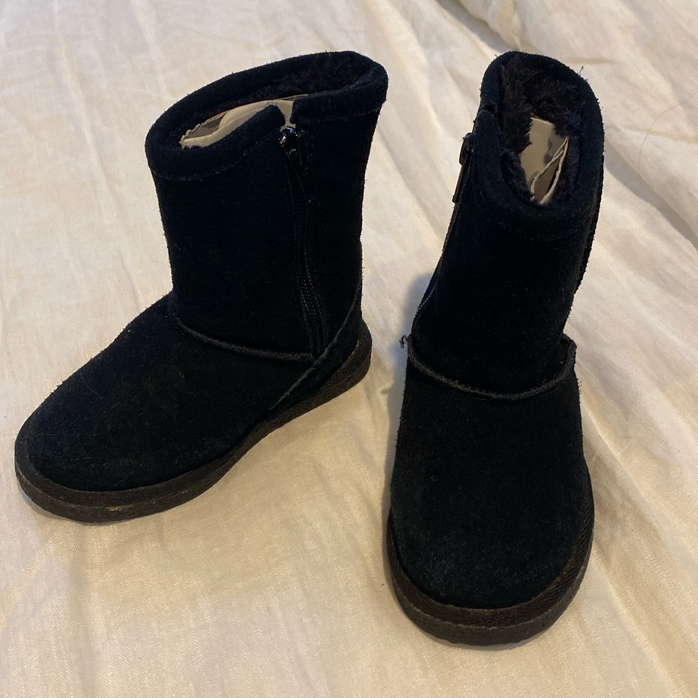 Suede boots